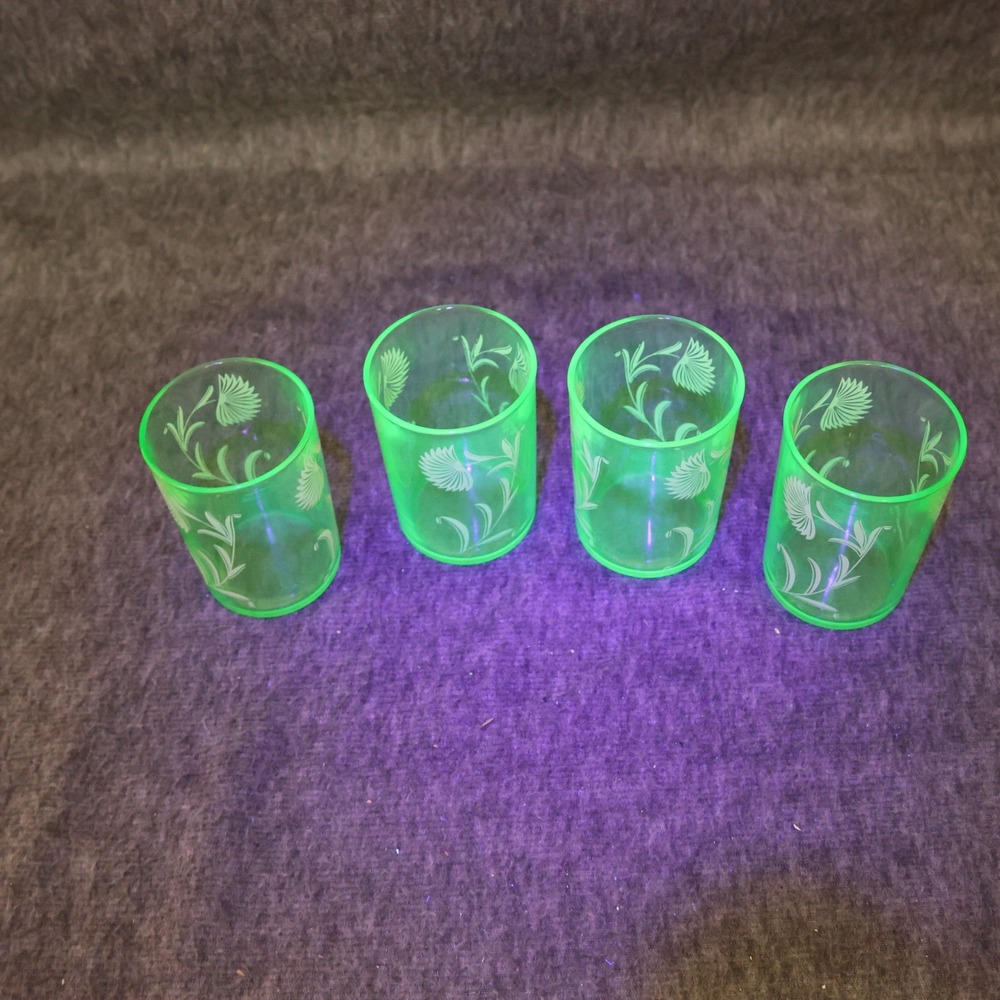Vintage Unmarked Green Vaseline Glass Floral Uranium Shot Glasses Set 4 Decor - Picture 2 of 8